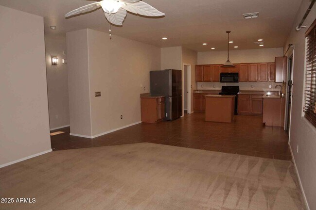 Foto del edificio - 9209 W Lewis Ave