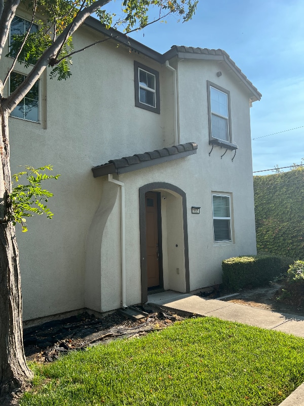 Building Photo - 1609 Vicksburg Dr