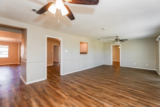 Building Photo - 12125 Schroeder Rd