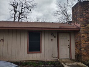 Building Photo - 622 Mill St