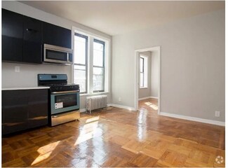 Building Photo - 212 Elm St NW