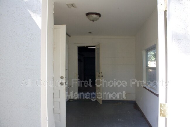 Foto del edificio - 5948 Mckee Lake Dr N