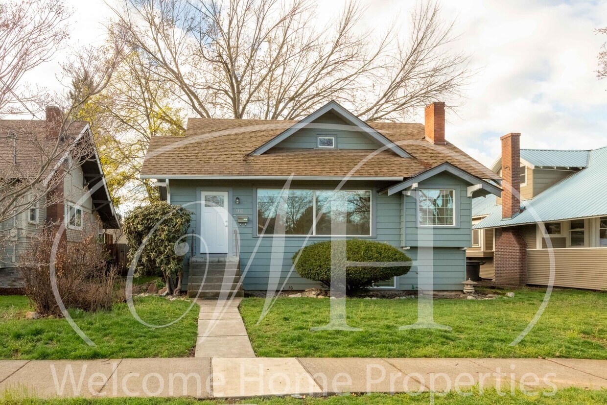 Foto principal - Sprawling 4 bed/2bath Craftsman Home
