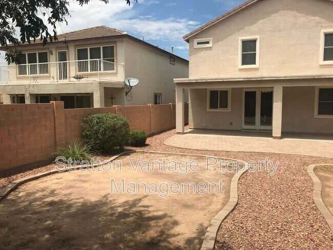 Building Photo - 18175 W Smokey Dr