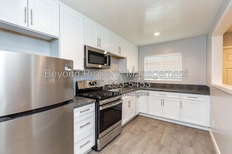 Building Photo - 5074 Lotus St
