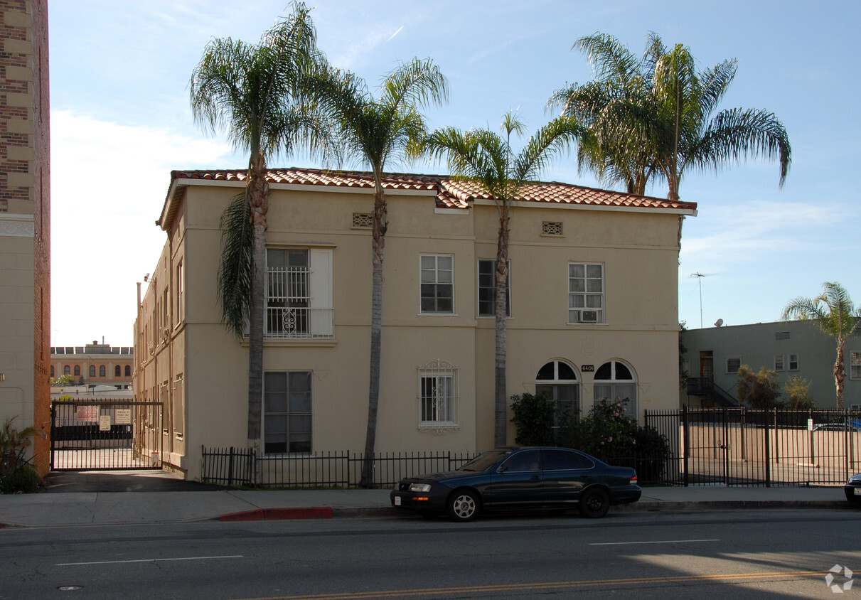 CF Saticoy Apartments - The Franklin