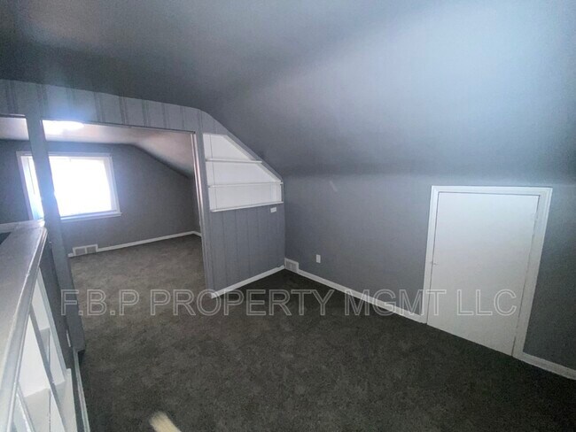 Foto del edificio - 12907 Mansfield St