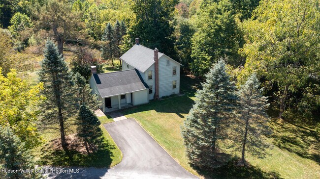 Building Photo - 2704 NY-9H