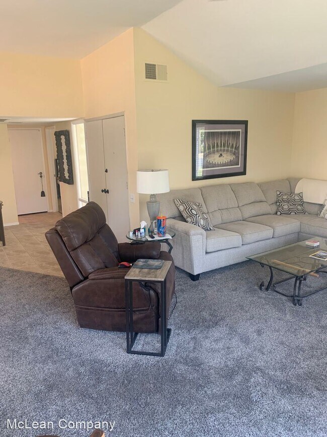 Building Photo - 2 br, 2 bath House - 5920 Paradise Plaza