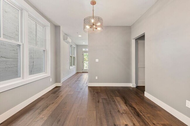 Foto del edificio - 126 SW Grover St