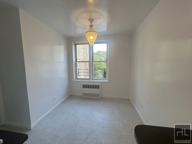 Building Photo - GRAND CENTRAL PARKWAY