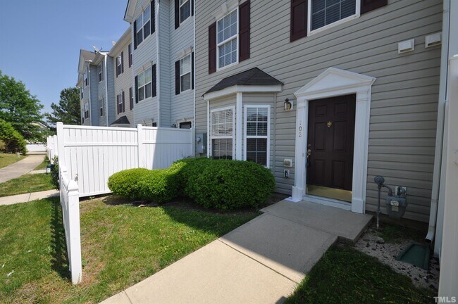 Building Photo - 8630 Neuse Landing Ln