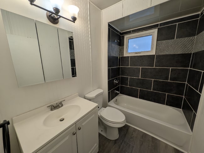 Building Photo - 29 Ritt Ave