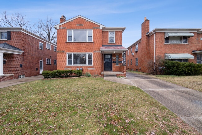 Building Photo - 204 Catalpa Dr