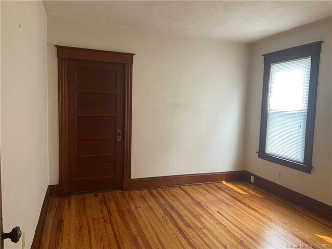 Foto del edificio - 53 Oakwood Ave