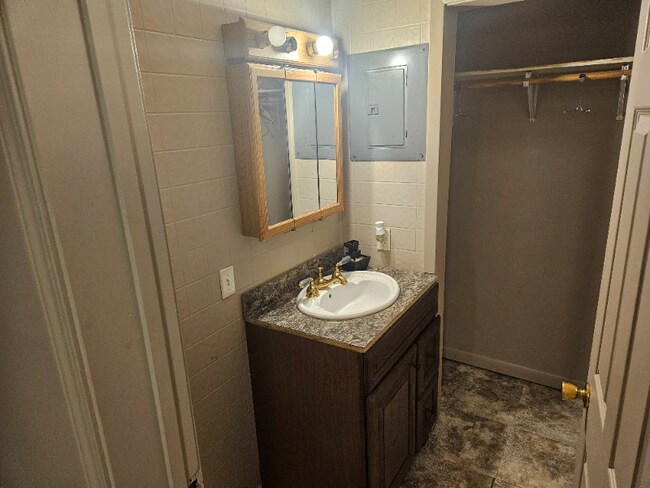 Foto del edificio - 321 W Elm St