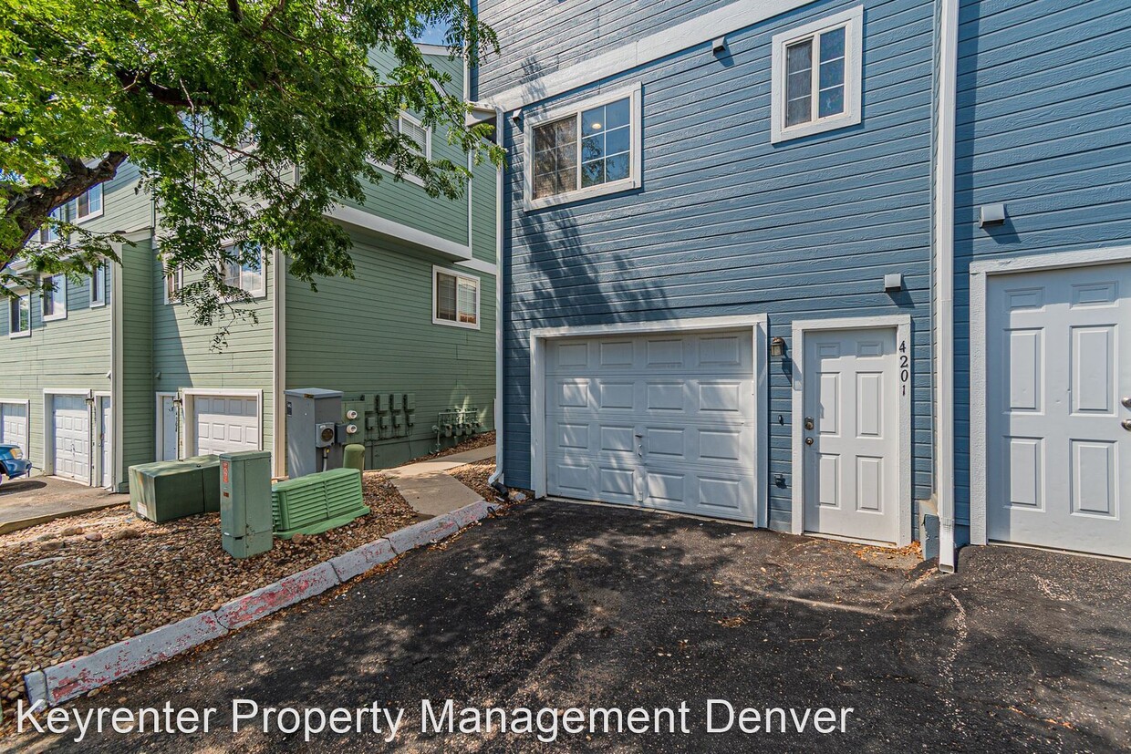 Primary Photo - 2 br, 2.5 bath House - 8199 Welby Rd 4201
