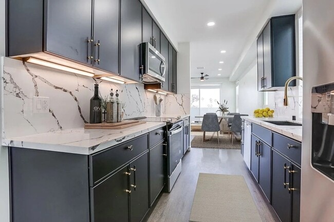 Building Photo - 1037 S Cleveland St