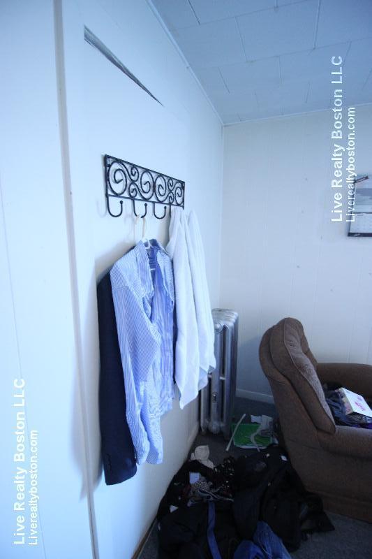 Primary Photo - 11 Bostonia Ave