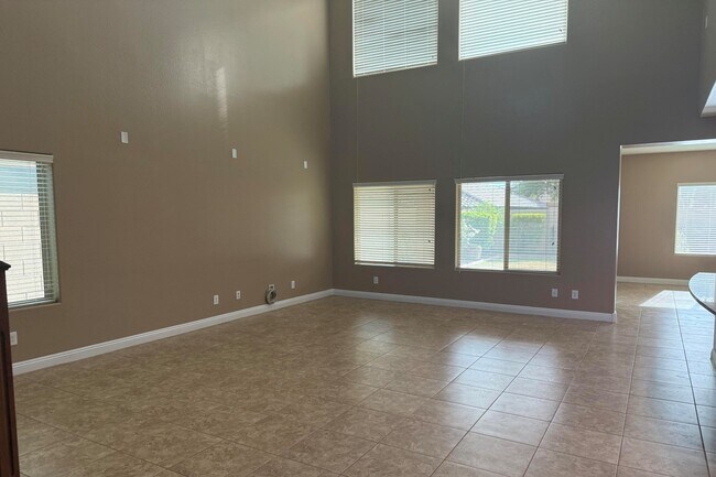 Foto del edificio - 10743 W Desert Elm Ln