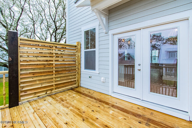 Building Photo - 1819 Bungalow Row