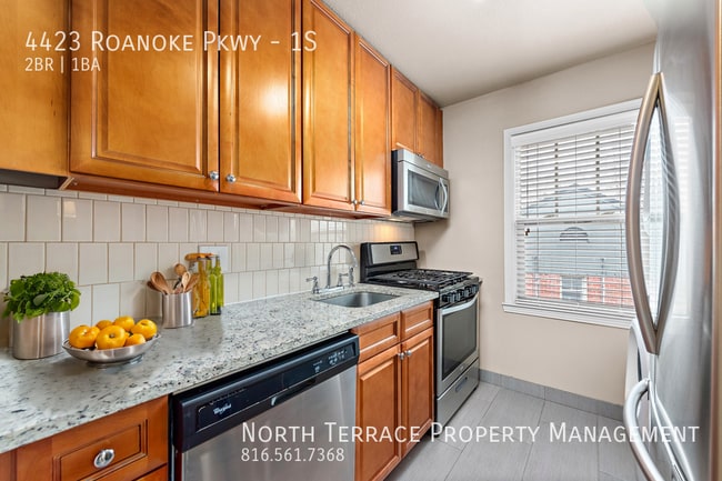 Building Photo - Renovated 2BR Near Westport