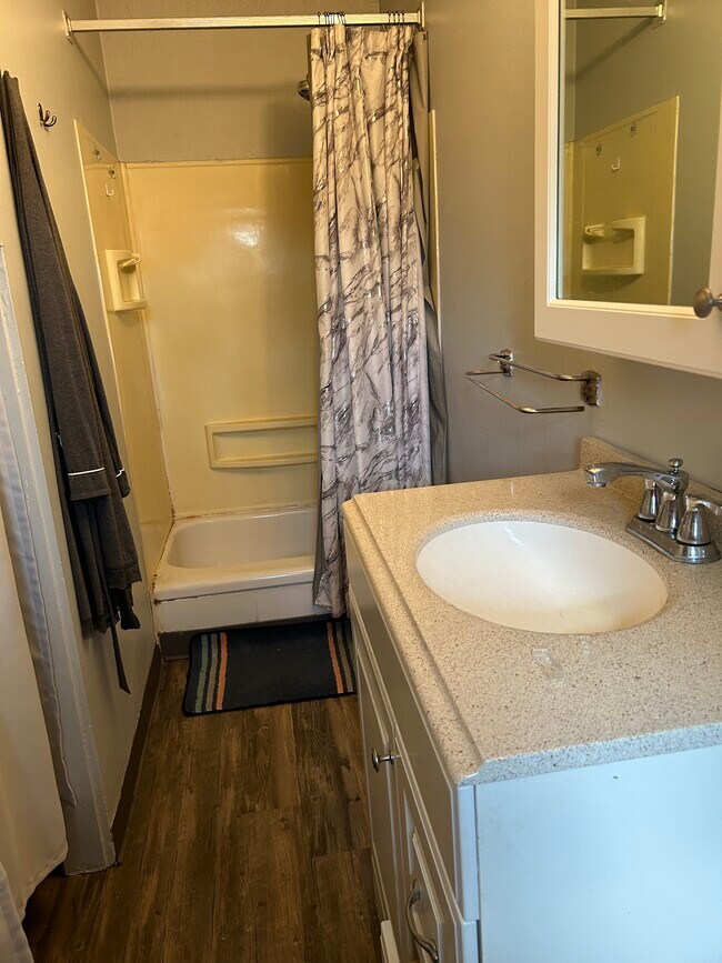 Foto del edificio - 5502 Harriet St