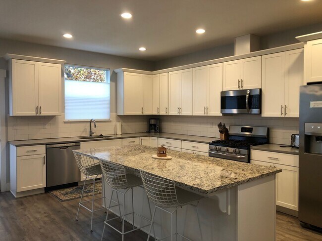 Foto del edificio - 5 Bedroom, 5.5 Bathroom Home in Hood River.