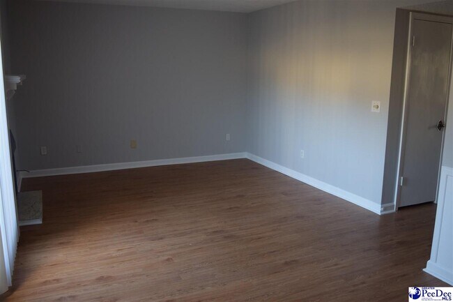 Building Photo - 700 S Cashua Dr