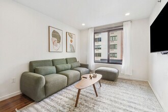 Building Photo - 77 E 110th St