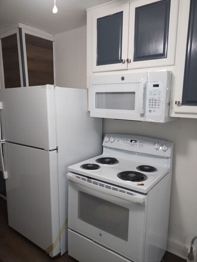 Foto del edificio - Two Bedroom, One Bath House! Apply-your application fee will be credited to your first month’s re...