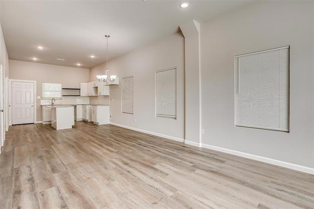 Building Photo - 1425 Evans Ave