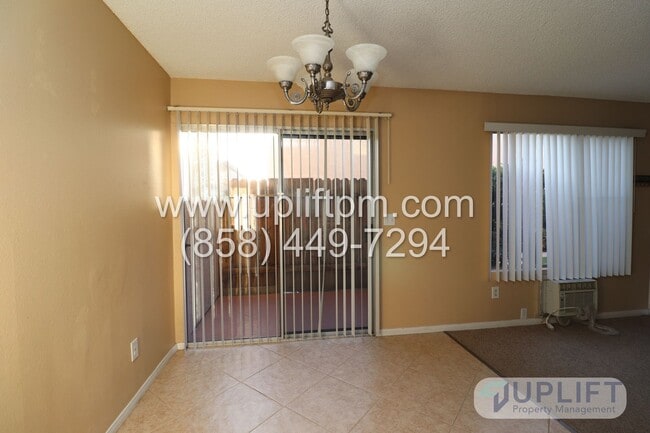 Building Photo - 1-BEDROOM, 1-BATHROOM APARTMENT W/ PARKING...