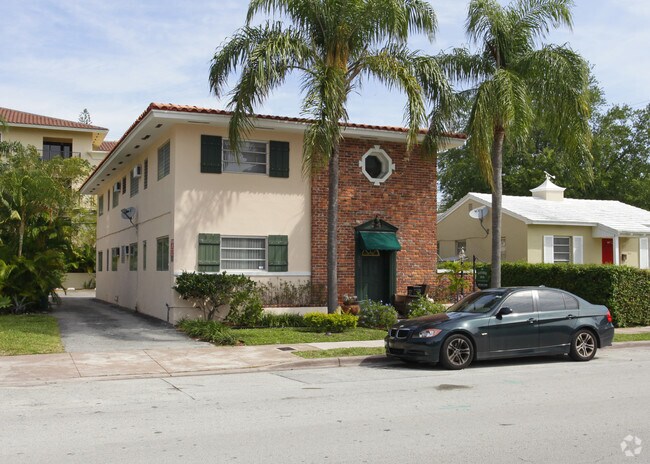 Building Photo - 305 Navarre Avenue