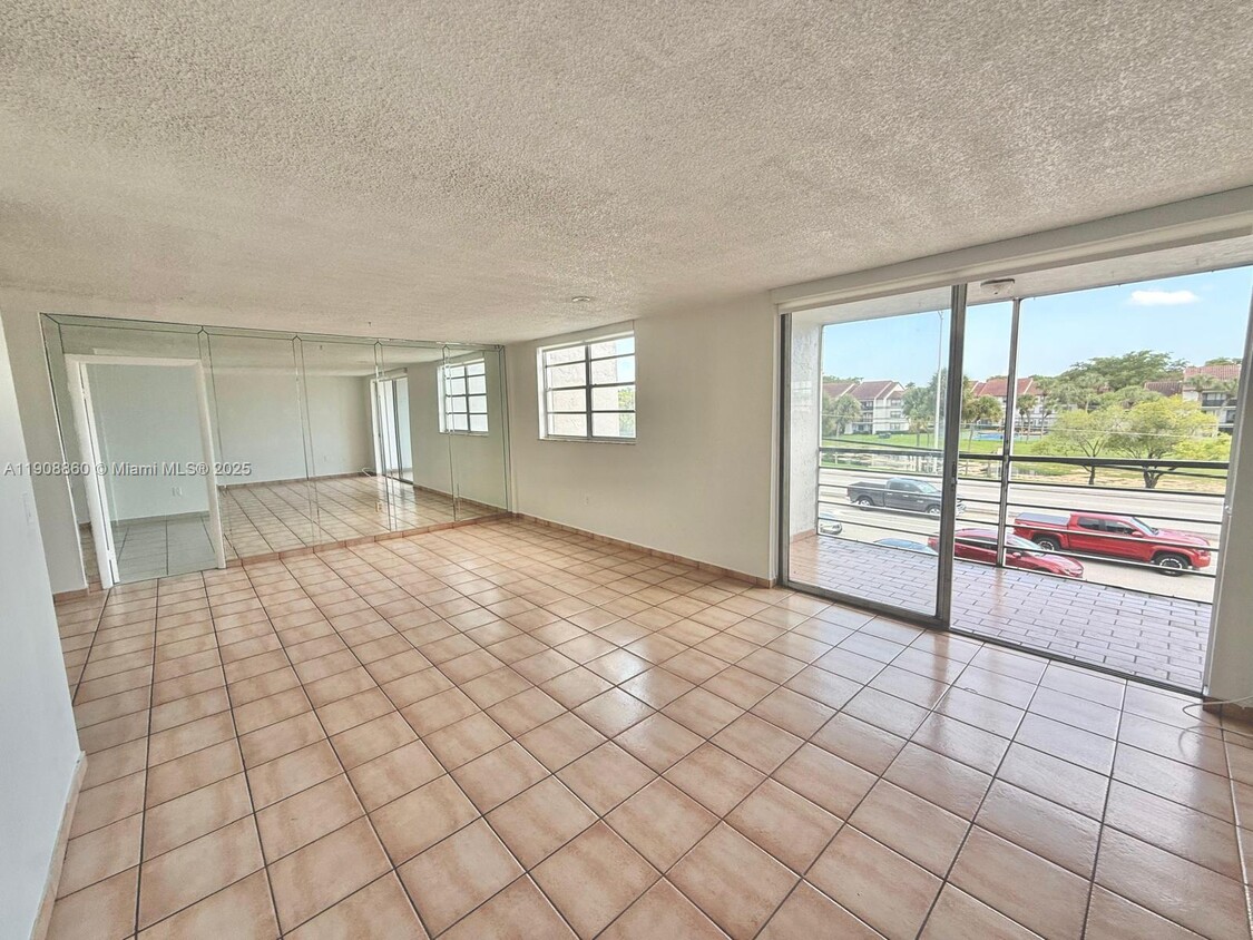 Foto principal - 14155 SW 87th St
