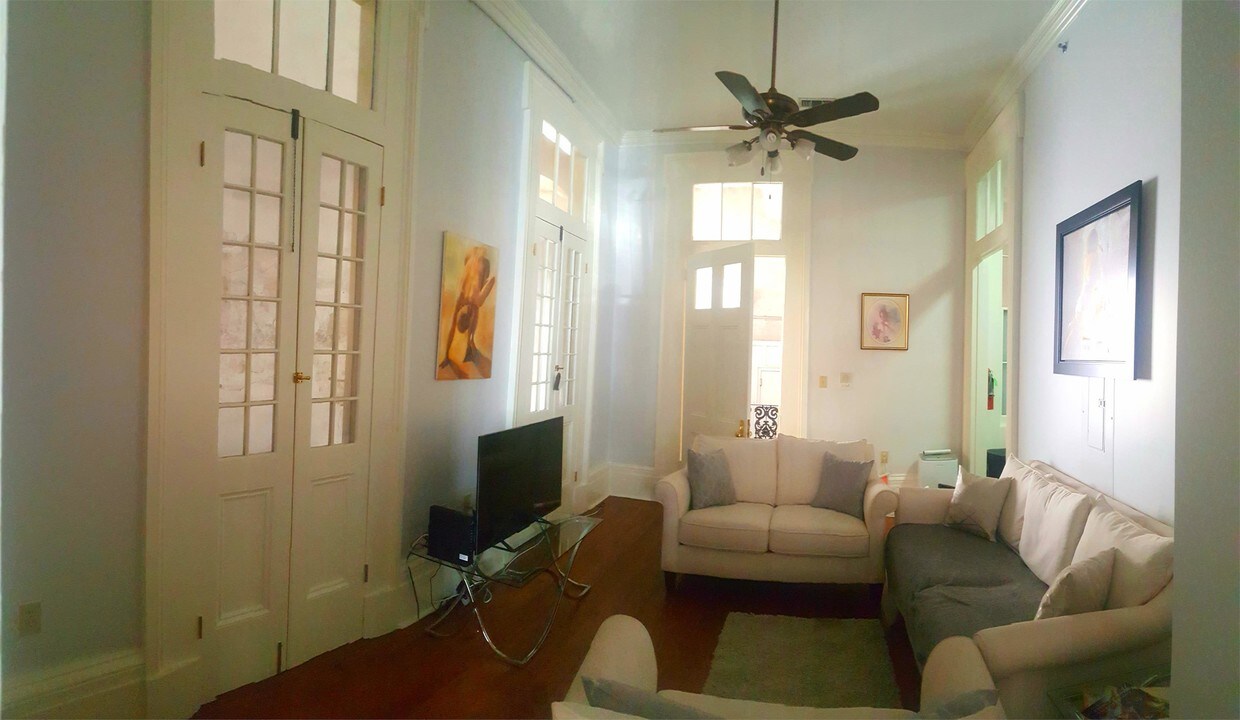 Primary Photo - 722 St Louis St