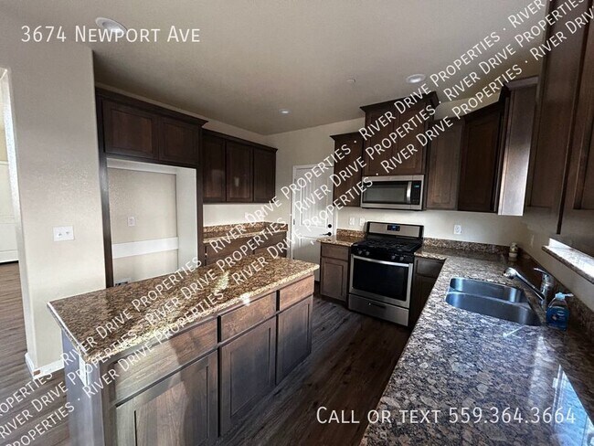 Building Photo - New 4-Bedroom Near 59 and Yosemite!