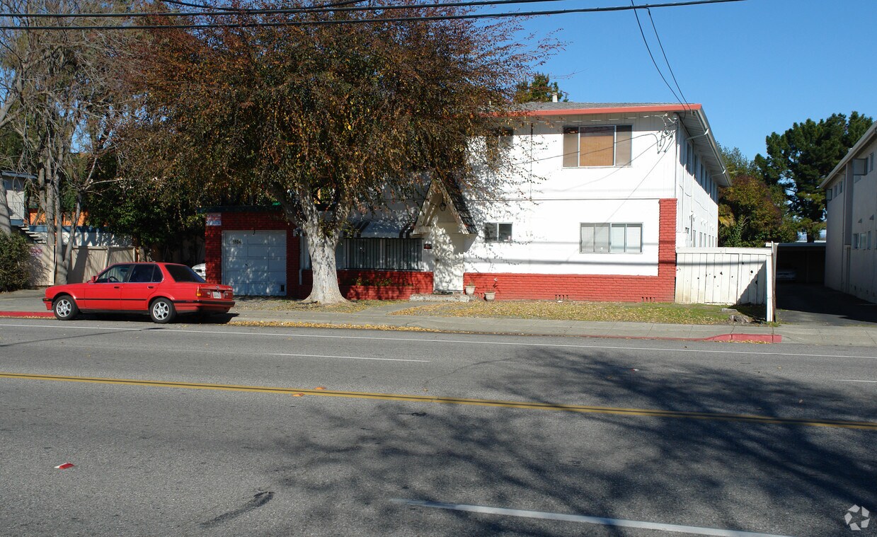 Primary Photo - 1824 California St