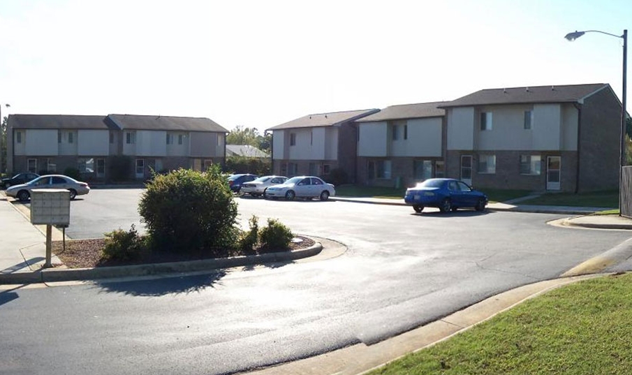 Primary Photo - Southside Acres Apartments