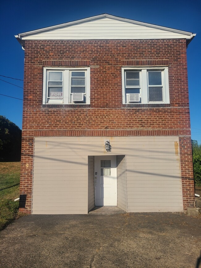Building Photo - 157 S 12th St