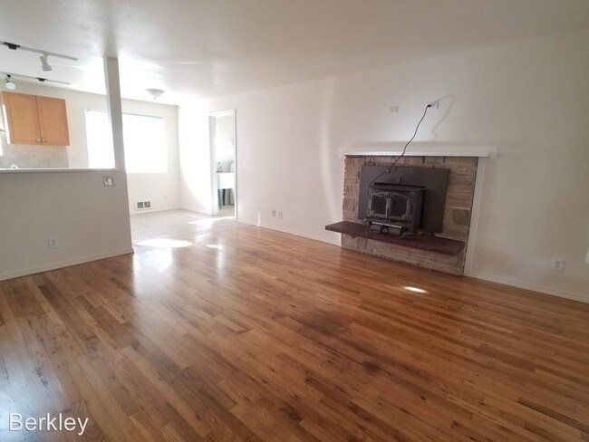 Building Photo - 3 br, 2 bath House - 9006 Avondale Rd NE