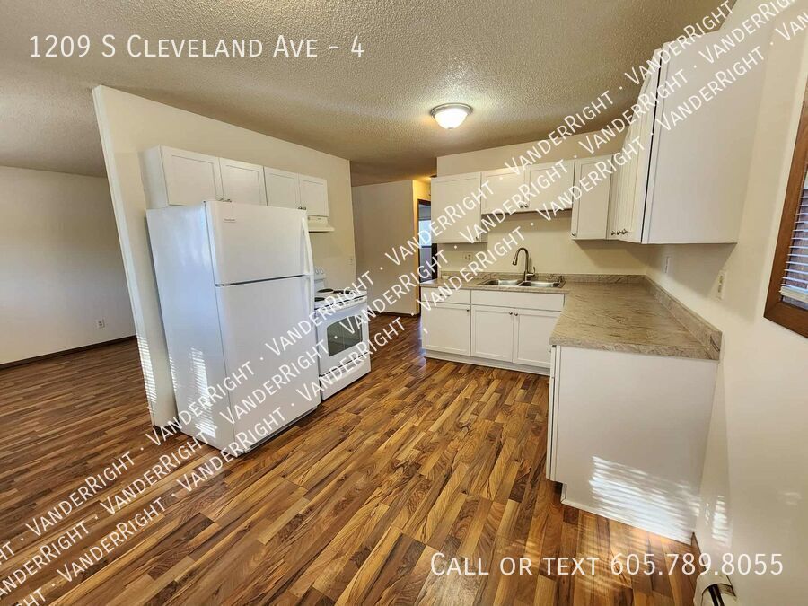 Foto principal - 1209 S Cleveland Ave