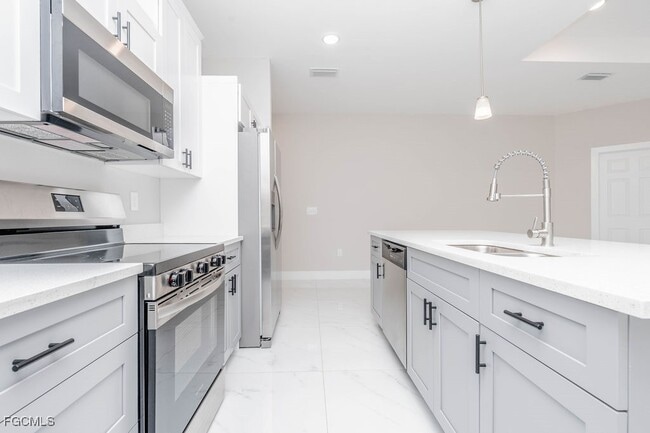 Building Photo - 4417 22nd St SW