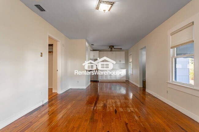 Building Photo - 1008 W Powhatan Ave