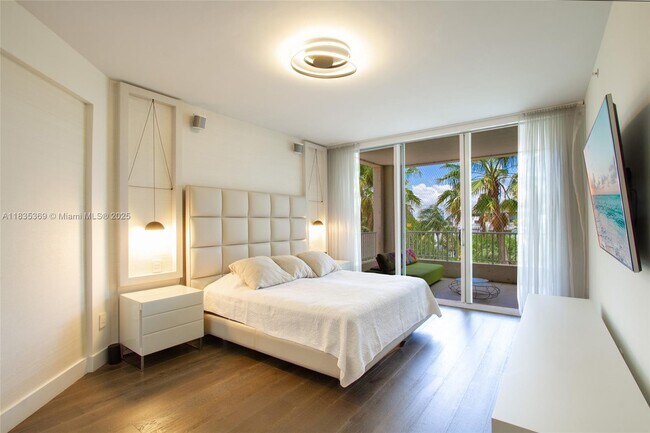 Foto del edificio - 701 Crandon Blvd