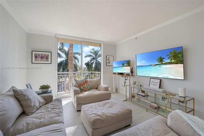 Foto del edificio - 2000 N Bayshore Dr
