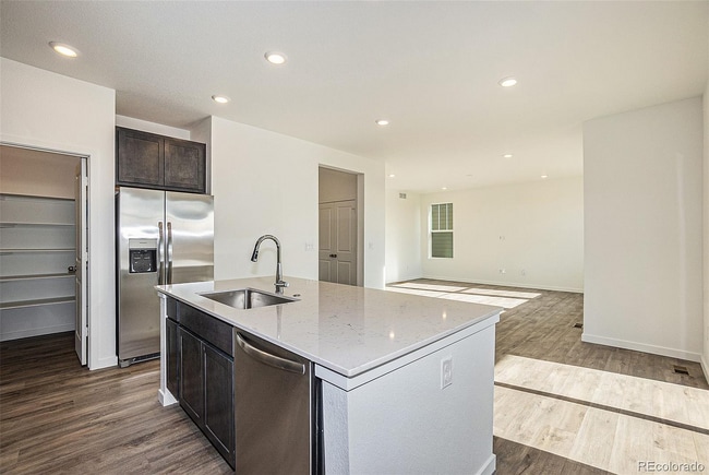 Foto del edificio - 650 Rob Roy Ct