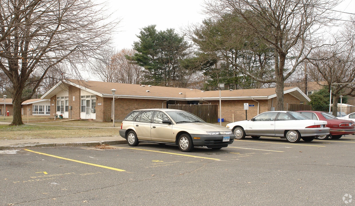 Primary Photo - 20 Stillwell Dr