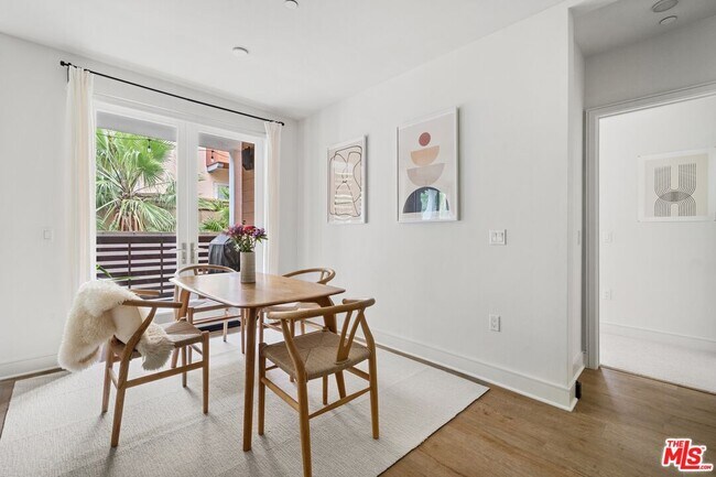 Building Photo - 6030 S Seabluff Dr