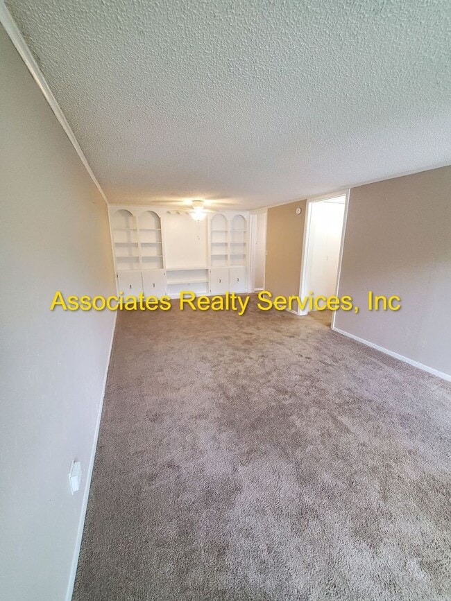 Foto del edificio - Attention Students! 1 bedroom- Near Shands & UF!  Look!